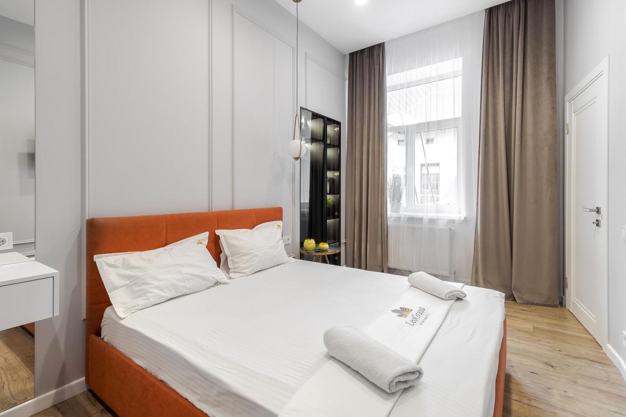 Leogrand Apartments On Leontovycha 17 Львів Екстер'єр фото